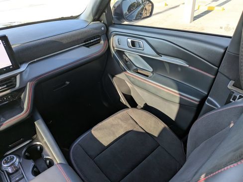 Used 2025 Ford Explorer ST RWD image 16