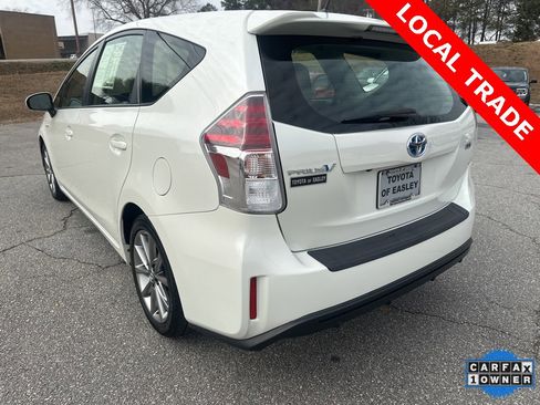 Certified 2017 Toyota Prius V Five image 6
