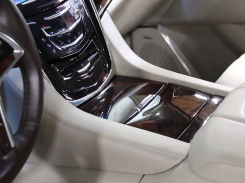 Used 2015 Cadillac Escalade Luxury AWD/4WD image 63