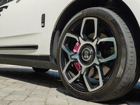 Used 2024 Rolls-Royce Cullinan image 25