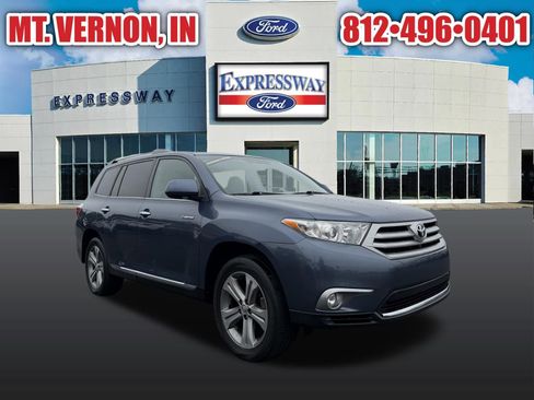 Used 2011 Toyota Highlander Limited w/ Tow Pkg AWD/4WD image 4