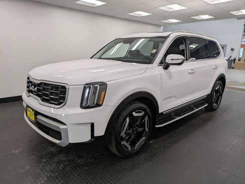 Used 2025 Kia Telluride S image 1