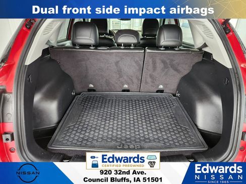 Used 2018 Jeep Compass Trailhawk w/ Leather Interior Group AWD/4WD image 13