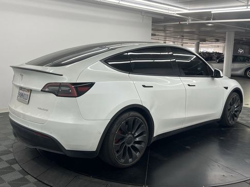 Used 2022 Tesla Model Y Performance image 4