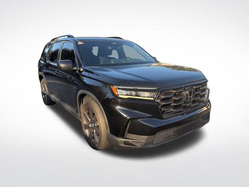 Used 2023 Honda Pilot Sport image 2