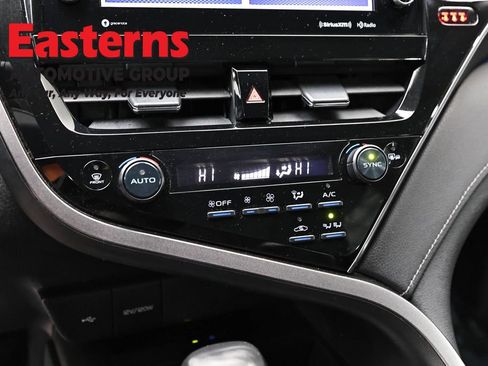 Used 2022 Toyota Camry XLE image 20