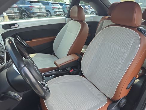 Used 2015 Volkswagen Beetle 1.8T Classic FWD image 14