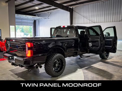 Used 2025 Ford F350 Platinum AWD/4WD image 36
