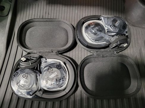 Certified 2025 Cadillac Escalade V w/ LPO, Floor Liner Package AWD/4WD image 25