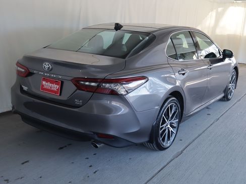 Used 2023 Toyota Camry XLE w/ Cold Weather Package image 7