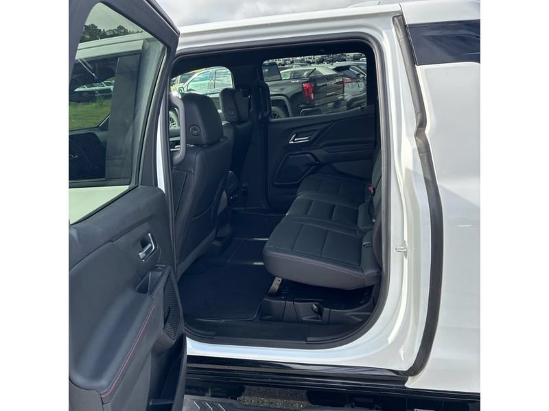 Used 2025 Chevrolet Silverado EV RST AWD/4WD image 7