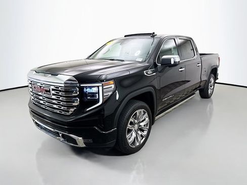 Used 2025 GMC Sierra 1500 Denali w/ Denali Reserve Package AWD/4WD image 3