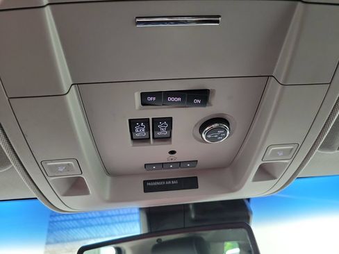Used 2018 Chevrolet Tahoe Premier AWD/4WD image 48