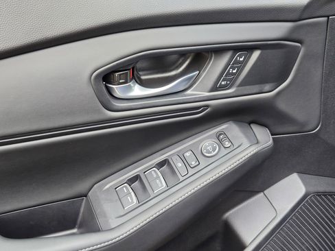 Certified 2025 Honda Accord Sport image 11