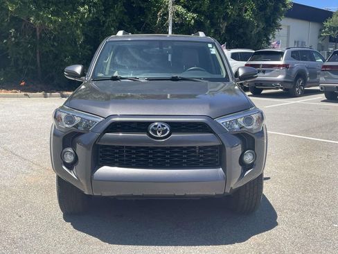 Used 2017 Toyota 4Runner SR5 Premium RWD image 2