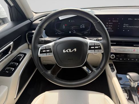 Used 2024 Kia Telluride S w/ S Sunroof Package FWD image 10