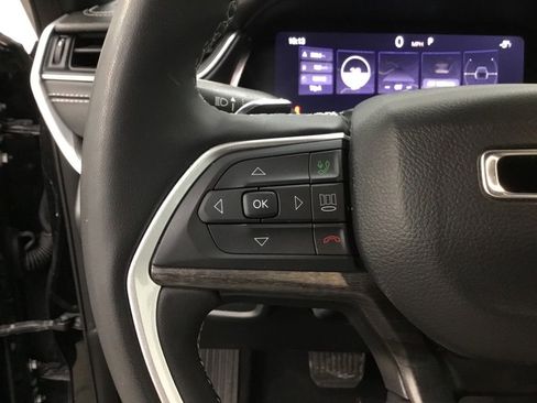 Used 2024 Jeep Grand Cherokee L Limited w/ Luxury Tech Group II image 14