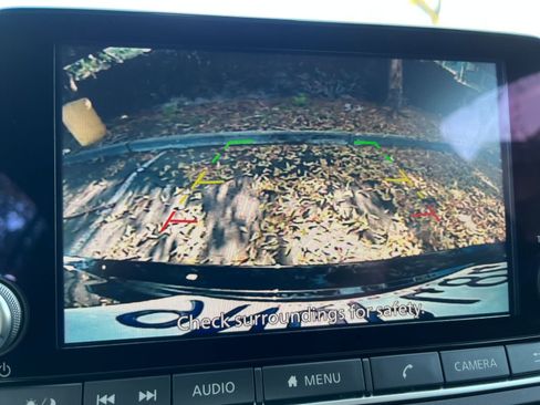 Used 2025 Nissan Altima 2.5 SV image 17