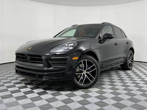 Certified 2026 Porsche Macan AWD/4WD image 1