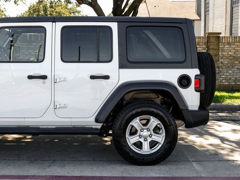 Used 2019 Jeep Wrangler Unlimited Sport S image 22