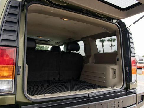 Used 2003 HUMMER H2 w/ Preferred Equipment Group AWD/4WD image 12