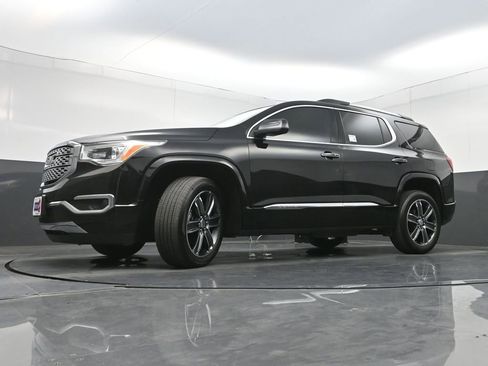 Used 2019 GMC Acadia Denali w/ Technology Package FWD image 29