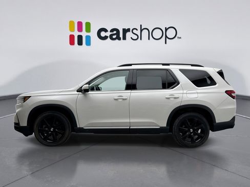 Used 2023 Honda Pilot Touring image 2