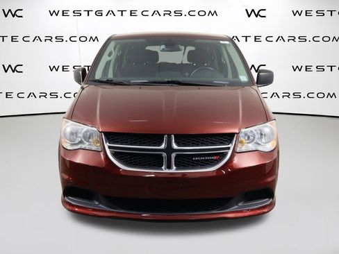 Used 2019 Dodge Grand Caravan SE image 2