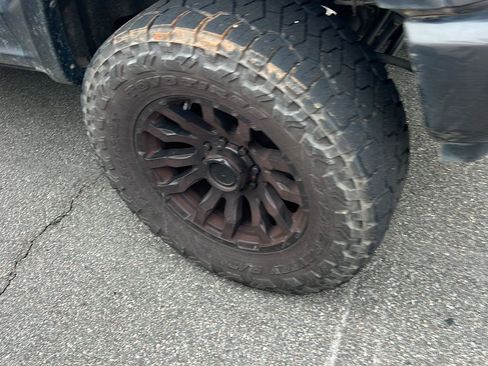 Used 2020 Ford F350 Lariat image 7