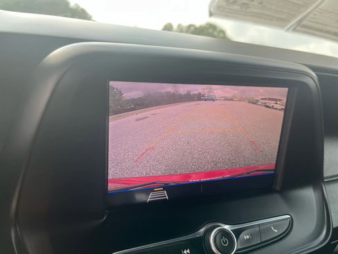 Used 2020 Chevrolet Camaro LT image 24