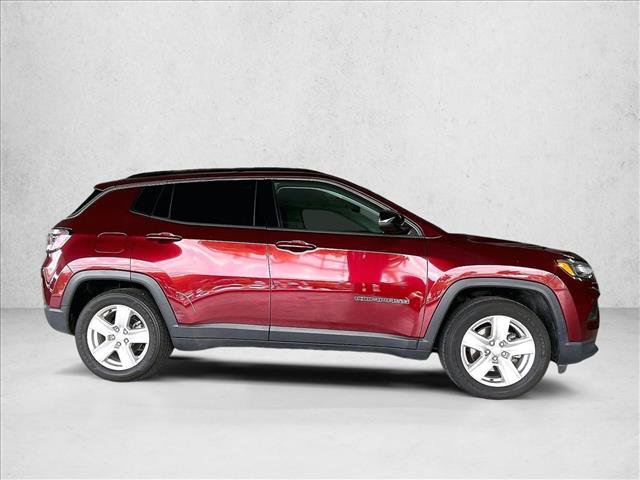 Used 2022 Jeep Compass Latitude FWD image 5