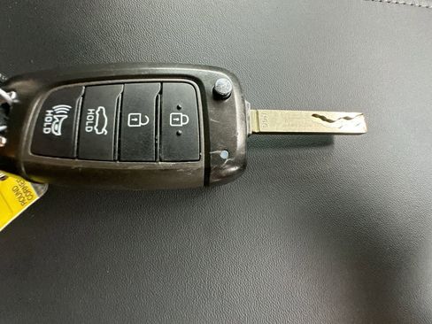Used 2023 Hyundai Sonata SE FWD image 28
