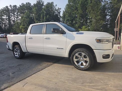 Used 2025 RAM 1500 Big Horn AWD/4WD image 4