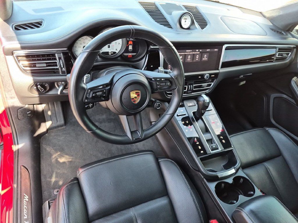 Used 2023 Porsche Macan Turbo AWD/4WD image 10