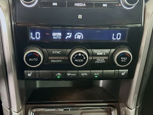 Used 2022 Subaru Ascent Premium w/ Convenience Package AWD/4WD image 22