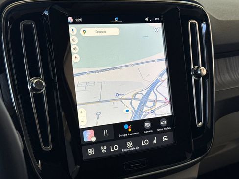 New 2026 Volvo XC40 B5 Plus w/ Protection Package Premier image 18