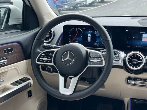 Used 2023 Mercedes-Benz GLB 250 4MATIC image 16
