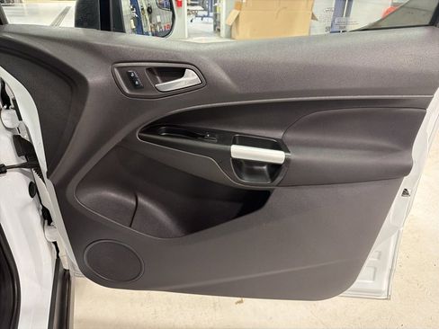 Used 2018 Ford Transit Connect XLT image 28