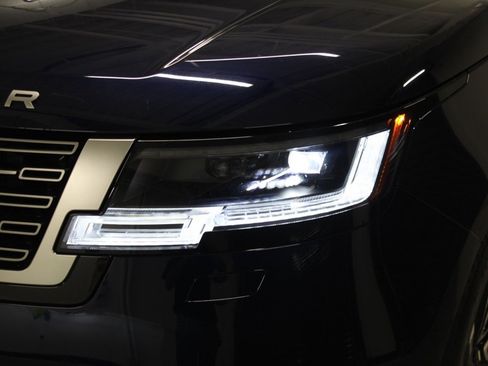Used 2023 Land Rover Range Rover SE image 10