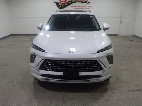 Used 2024 Buick Envision Avenir image 6