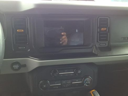 Certified 2022 Ford Bronco Badlands AWD/4WD image 16