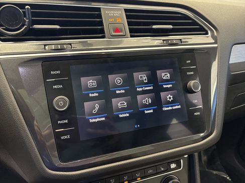 Used 2020 Volkswagen Tiguan SE R-Line FWD image 18