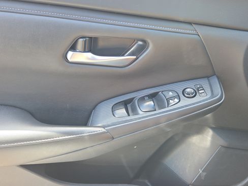 Used 2023 Nissan Sentra SV FWD image 13