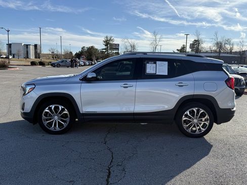 Used 2020 GMC Terrain SLT w/ Preferred Package image 4