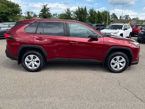 Used 2024 Toyota RAV4 LE AWD/4WD image 9