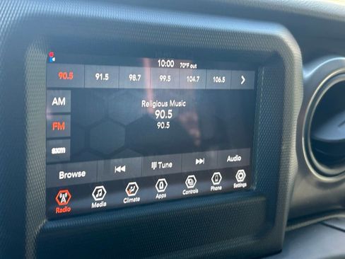 Used 2022 Jeep Wrangler Willys image 16