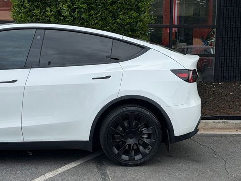 Used 2021 Tesla Model Y Long Range AWD/4WD image 10