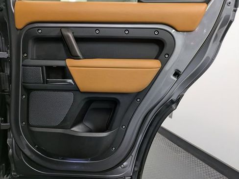 Used 2020 Land Rover Defender 110 X image 25