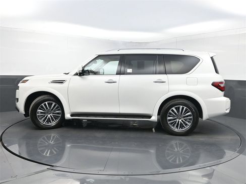 Used 2024 Nissan Armada SL w/ Captain's Chairs Package image 45