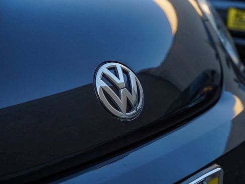 Used 2018 Volkswagen Beetle 2.0T S image 11